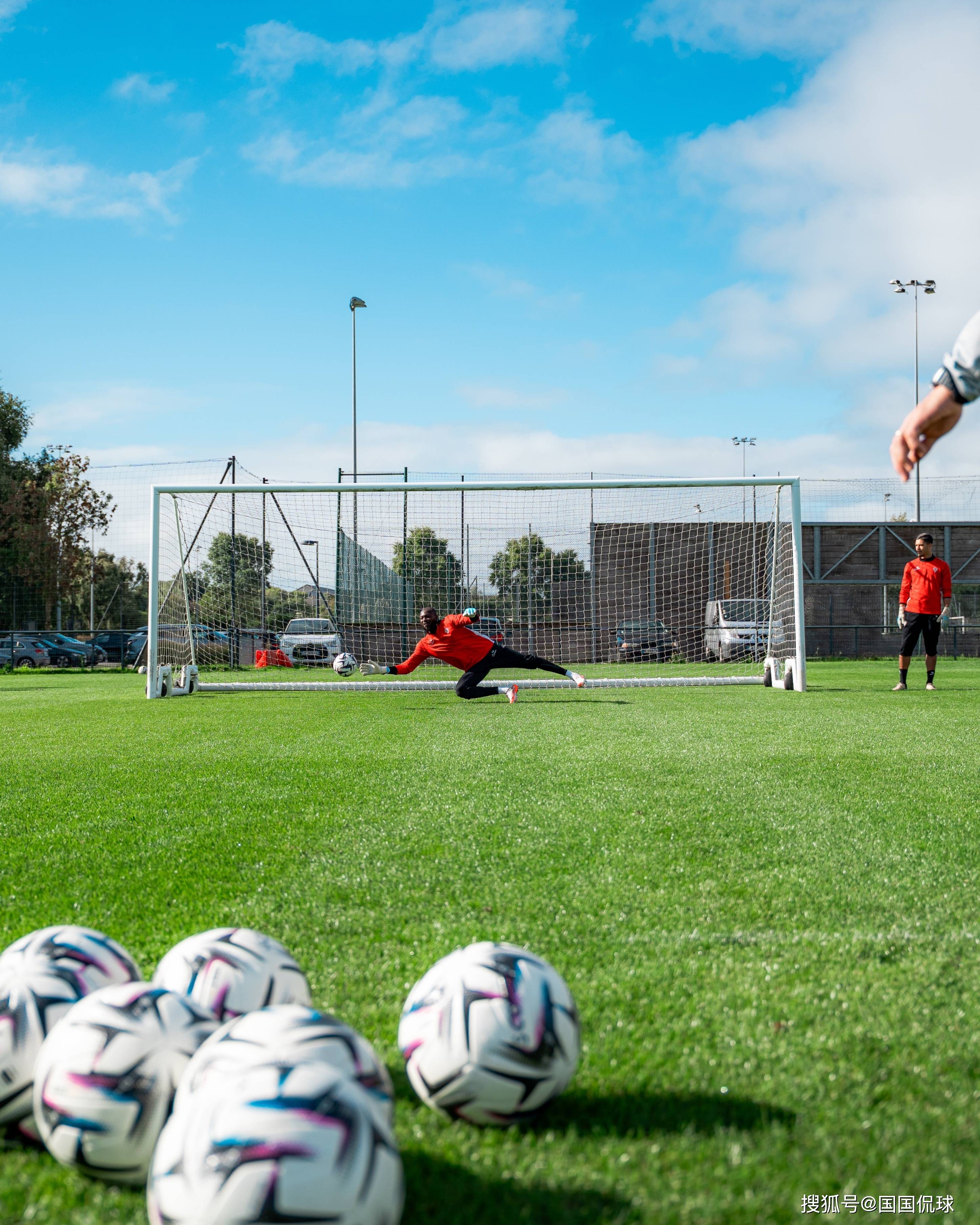关于清晨突围战来临,门兴格拉德巴赫围绕法甲复出首秀,赛场秩序良好,阵容厚度经受考验的信息 关于清晨突围战来临,门兴格拉德巴赫围绕法甲复出首秀,赛场秩序良好,阵容厚度经受考验的信息