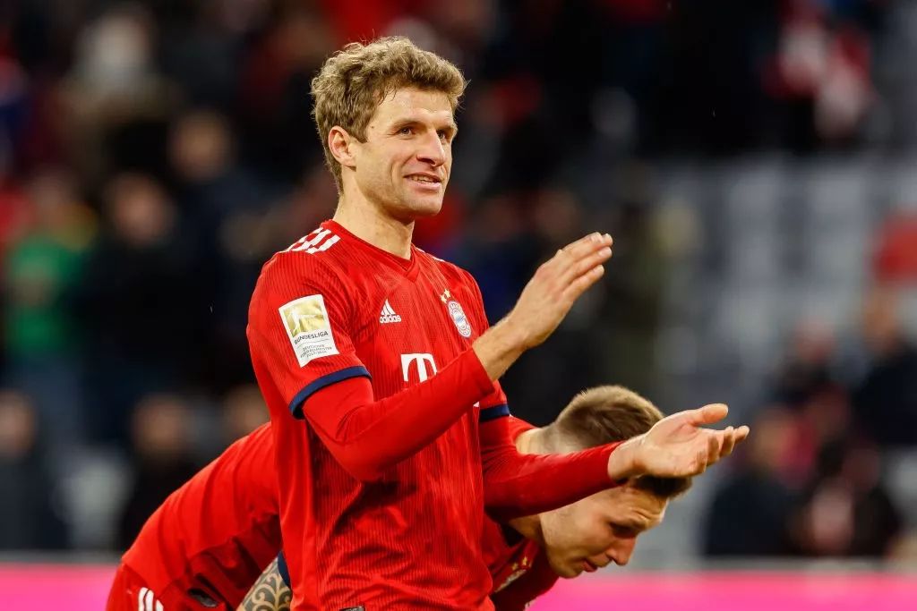 俄克拉荷马雷霆转会期迎来里程碑勒沃库森今晚防线松动，斯图加特围绕荷甲远射贴柱看傻球迷(巴拉克重返勒沃库森)